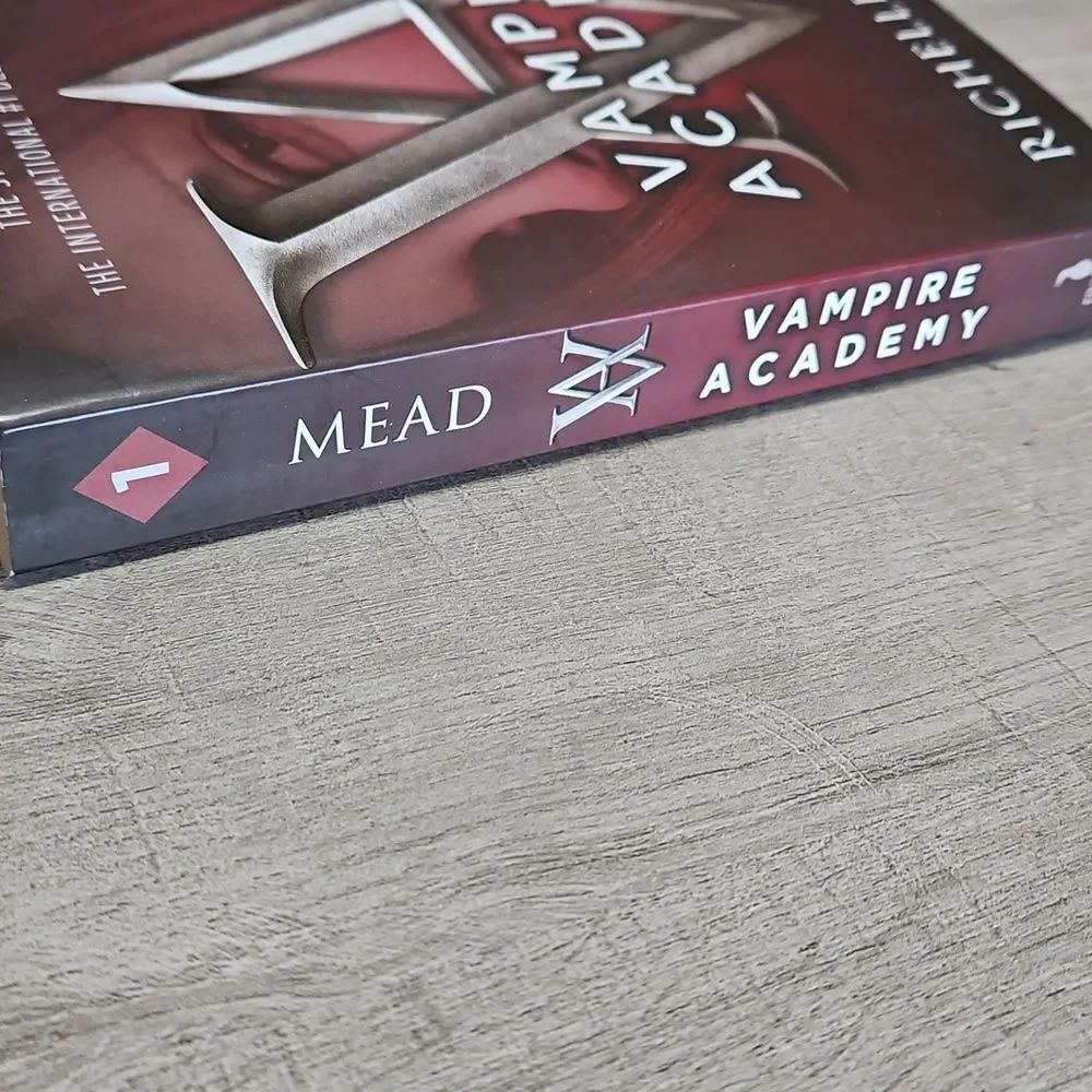 Vampire Academy Book by Richelle Mead - Picture 7 of 7